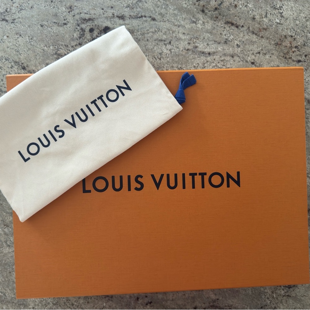 Louis Vuitton box